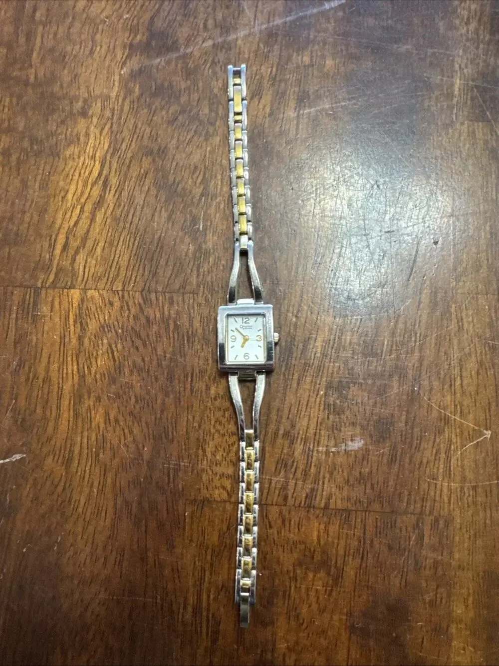 Caravelle Bulova Womens Watch Gold Silver Tone Needs Battery